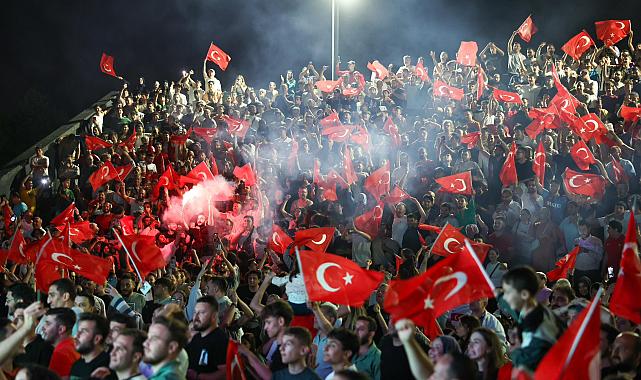 “Milli Maç Heyecanı Millet Bahçesi’nde Dev Ekranda!”