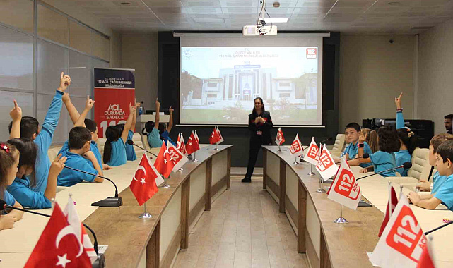 Miniklere "tek acil numara 112" anlatılıyor