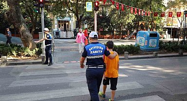 Okula başlayan öğrenciler için zabıtalar görevde