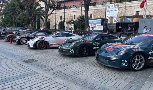 Sultanahmet Meydanı'nda 'Gumball 3000 Rallisi' sergisi