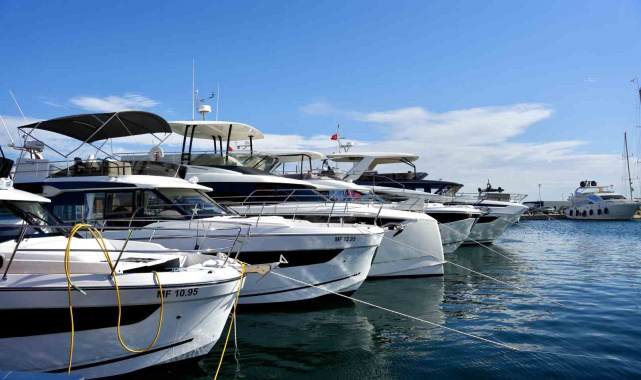 Ataköy Marina'da milyonluk tekneler görücüye çıkacak