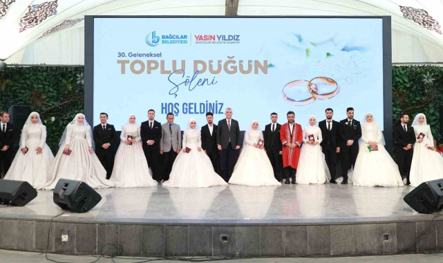 Bağcılar'da 8 çift, Ticaret Bakanı Ömer Bolat'ın şahitliğinde evlendi