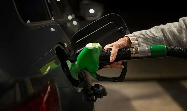 Benzine Bu Gece 1 Lira 14 Kuruş Zam!