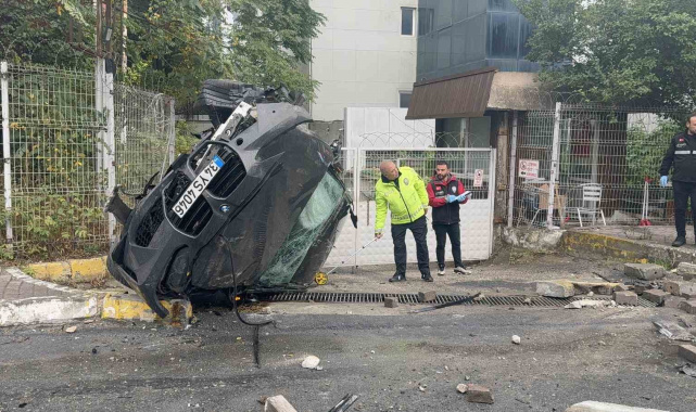 Beylikdüzü'nde kaladırımda yürüyen çocuğa araç çarptı: 1 ölü