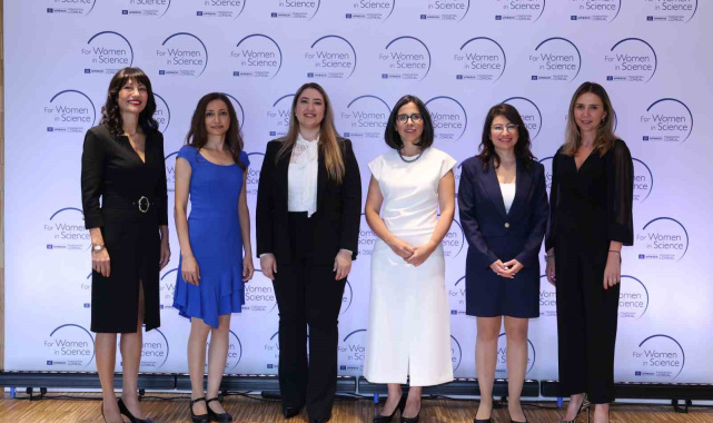 'Bilim Kadınları İçin' Programı'nın 20 yılı aşan yolculuğu kitap oldu