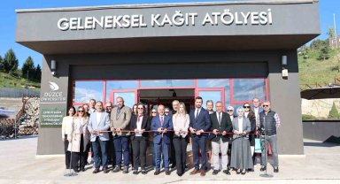 Botanik bahçenin çiçekleri sergisi beğeniye sunuldu