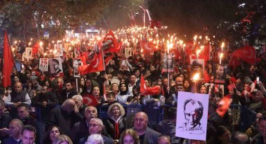 Cumhuriyetin 102'nci yılı Ataşehir'de coşkuyla kutlandı