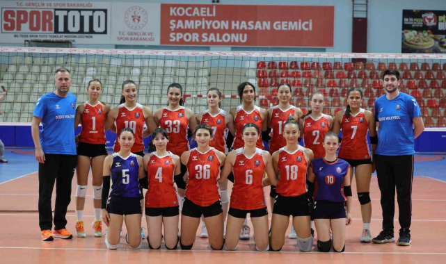 Düzce Kadın Voleybol takımı ilk galibiyetini aldı