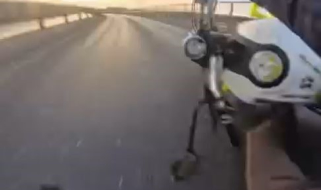 Esenyurt'ta motosiklet kazası kamerada