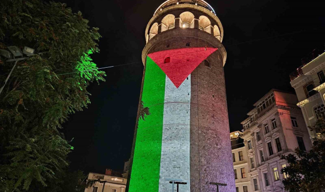 Filistin bayrağı Galata Kulesi'ne yansıtıldı