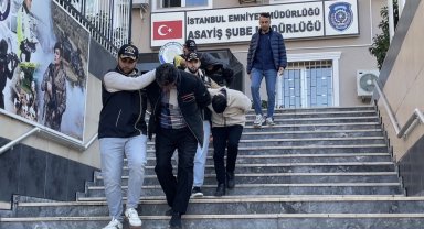 İstanbul'da turistin parasını "tırnakçılık" yöntemiyle çaldılar