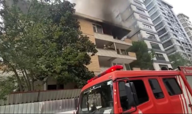 Kadıköy'de metruk binada çıkan yangın paniğe neden oldu