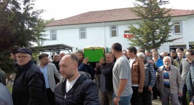 Kazada hayatını kaybeden genç kadın gözyaşları içinde toprağa verildi