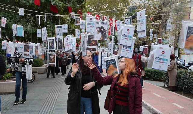 Kocaeli'de gelenek bozulmadı: Ağaçlar yine kitap açtı