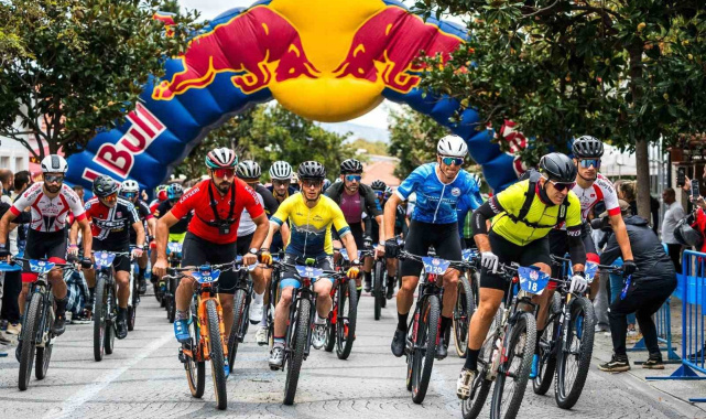 Red Bull Geç Kalma bisiklet tutkunlarını Adalar'da buluşturdu