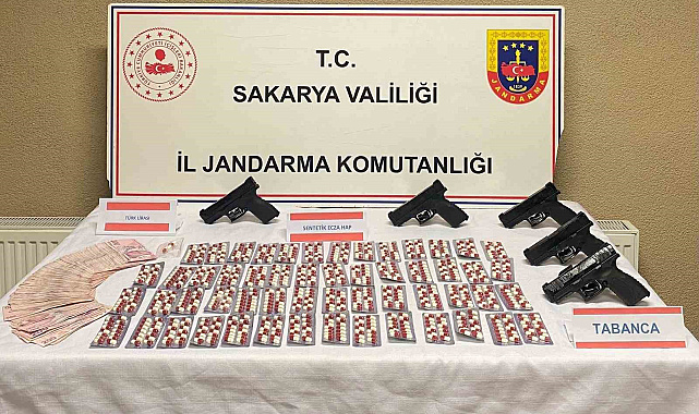 Sakarya'da 773 sentetik ecza ele geçirildi