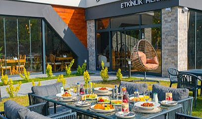 Sapanca Sunday Restaurant Davet: Unutulmaz Lezzet ve Organizasyon Deneyimi