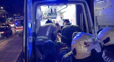 Beyoğlu'nda metro inşaatında iskele çöktü: Yaralı 2 işçi itfaiye ekipleri tarafından kurtarıldı