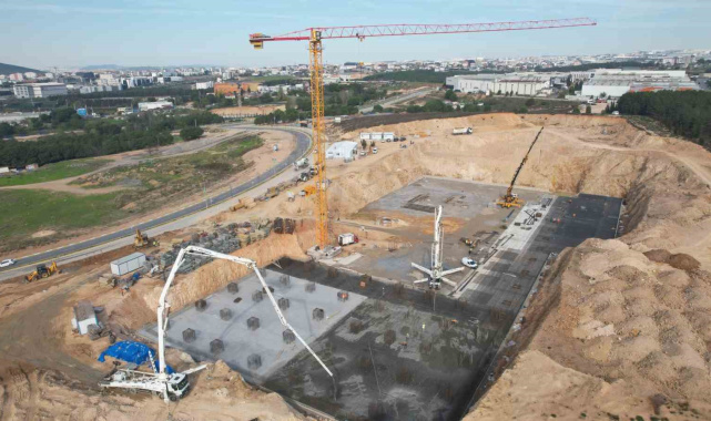 Çayırova Devlet Hastanesi'nin temel betonu dökülüyor