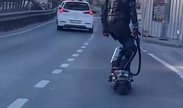 E5'de sıra dışı scooter yolculuğu