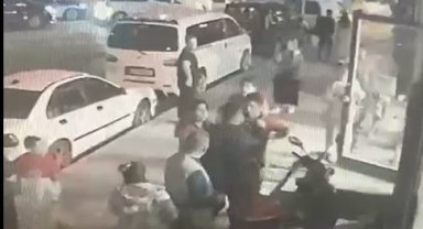 Esenyurt'ta engelli adama bıçaklı saldırı kamerada