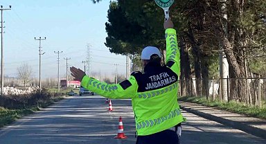 Sakarya'da abartı egzoz denetimleri: 25 araç trafikten men edildi