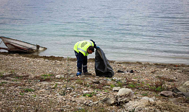 Sapanca Gölü kıyılarında ekosistemi koruyan temizlik