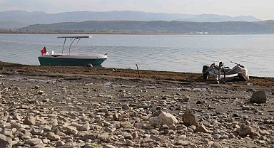 Sapanca Gölü'ndeki endişelendiren kabarcıklar su altından ve havadan görüntülendi