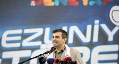 Selçuk Bayraktar mezun olan gençlere seslendi: "Bu güzel ülkenin geleceğinde sizlerin imzası olacak"
