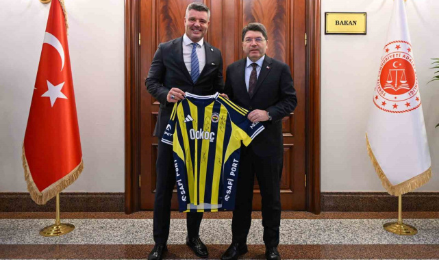 Fenerbahçe'den Bakan Yılmaz Tunç'a hediye edilen formayla ilgili açıklama