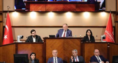 İBB Meclisi'nde çöpe atılan İSBİKE bisikletleri gerginliği