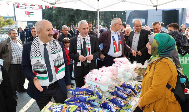 Kadınların el emeği ürünleri Filistinliler için satışa sunuldu