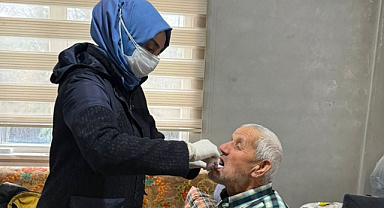 Karadere Mahallesi’nde evde ağız ve diş sağlığı hizmeti örnek oldu