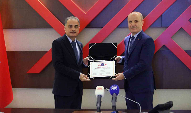 SAÜ, Engelsiz Üniversite Program Nişanı'nda Türkiye birincisi oldu