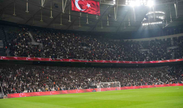Tüpraş Stadyumu'nda 'istifa' sesleri