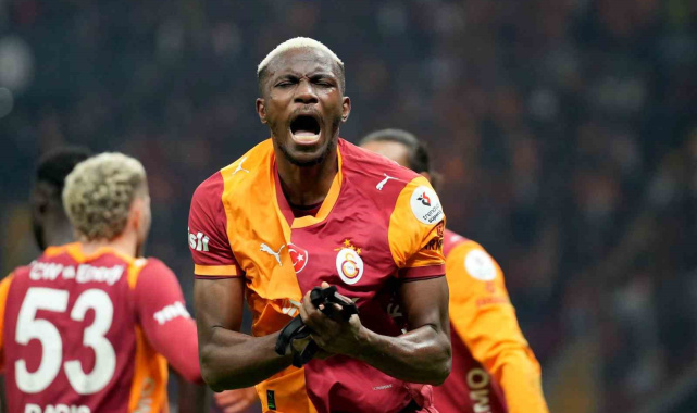 Victor Osimhen bu sezonki gol sayısını 11'e çıkardı