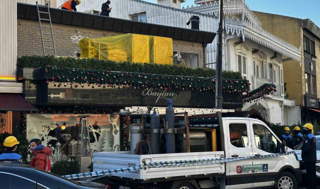 Bebek'teki Baylan Pastanesi'nin kaçak eklentisi yıkıldı