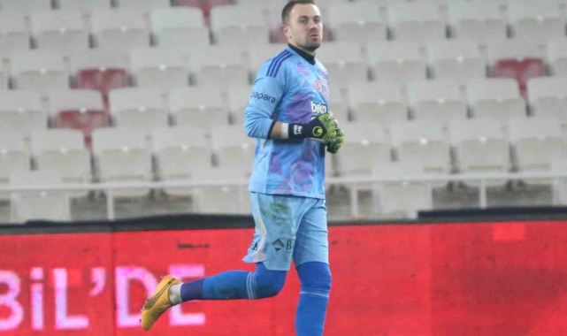 Beşiktaş'ta Mert Günok ile yollar ayrıldı