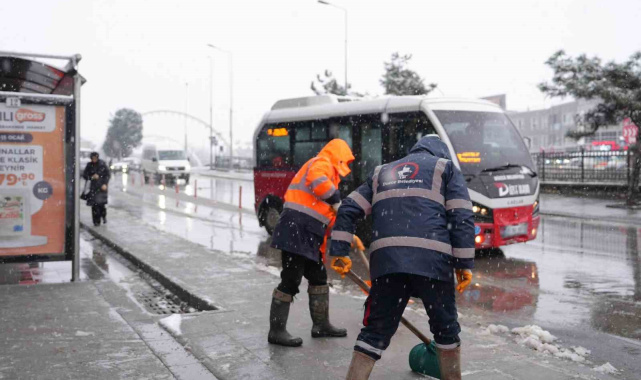 Düzce'de kar timleri sahada görev başında