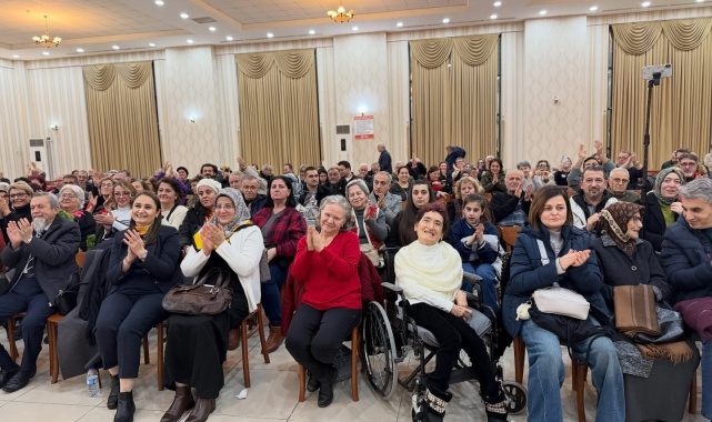 Gölcük'te Türk Halk Müziği Değirmendere Korosu konser verdi