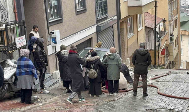 Kağıthane'de itfaiye ekiplerinin dik yokuşla ve dar sokakla imtihanı
