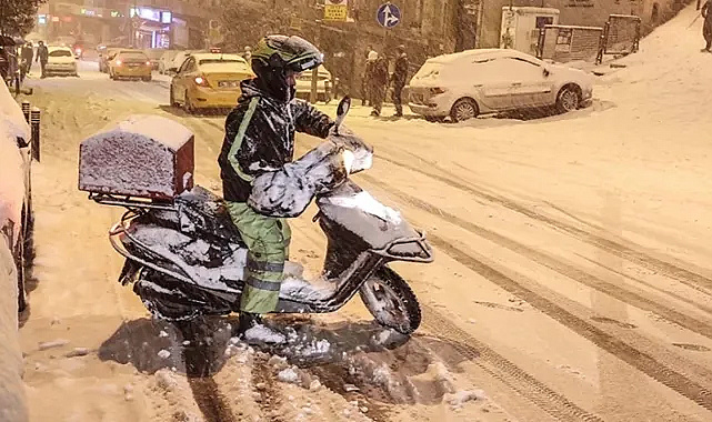 Sakarya’da Motokuryelere Kar Nedeniyle Trafik Yasağı