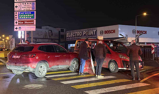 Toplu taşıma aracı ile SUV tarzı araç çarpıştı: 5 yaralı