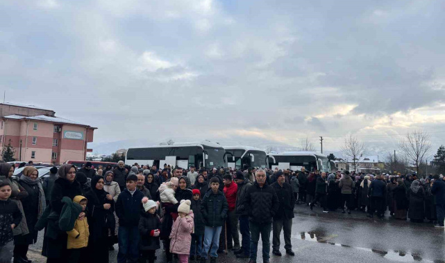Umre kafilesi dualarla uğurlandı