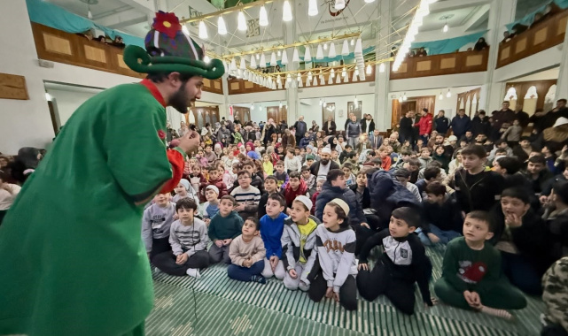 Gölcüklü çocuklar Ramazan coşkusunu camilerde yaşıyor