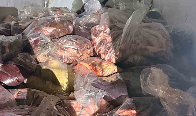 Kamyonette hijyen kurallarına aykırı taşınan 3 ton sakatat ele geçirildi, 207 bin lira ceza kesildi