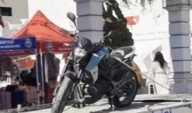 Avcılar'da polis çevirmesine giren motosikletliye 226 bin lira ceza kesildi
