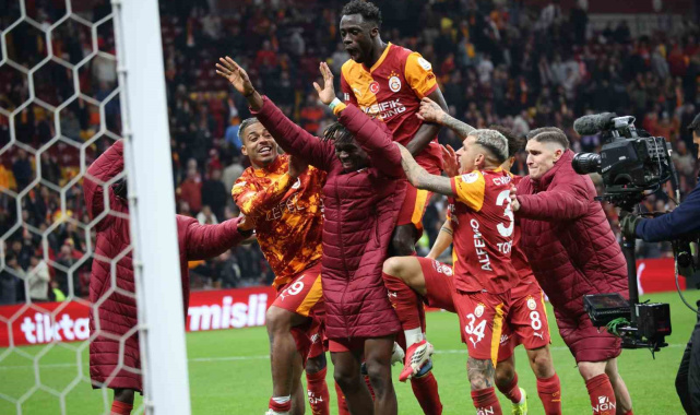 Galatasaray'da maç sonu büyük sevinç