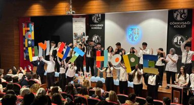 IB öğrencileri "Dünya Anadili Günü"nde kültürel bir mozaik oluşturdu
