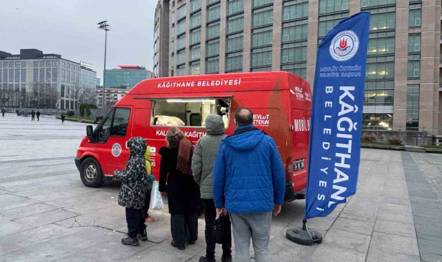 Kağıthane'de iftara yetişemeyenlere sıcak çorba ikramı